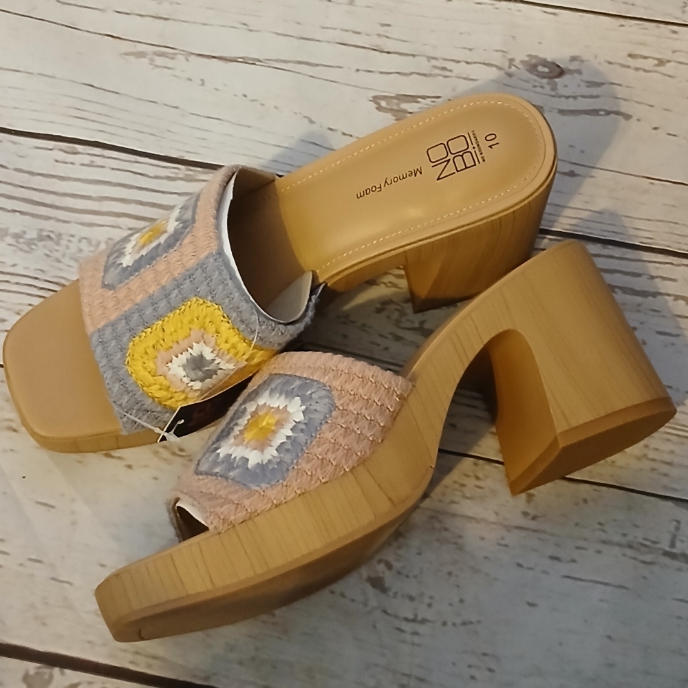 No Boundaries Women's Crochet Platform Sandals Tan, Blue Size 10